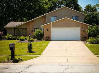 16549 Timberline Dr, Strongsville, OH