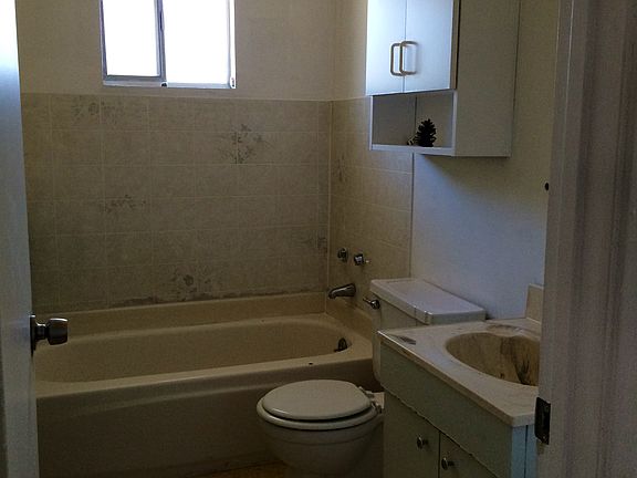 4th image of 4403 73rd St