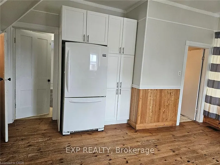 15 Cedar St — Photo 11