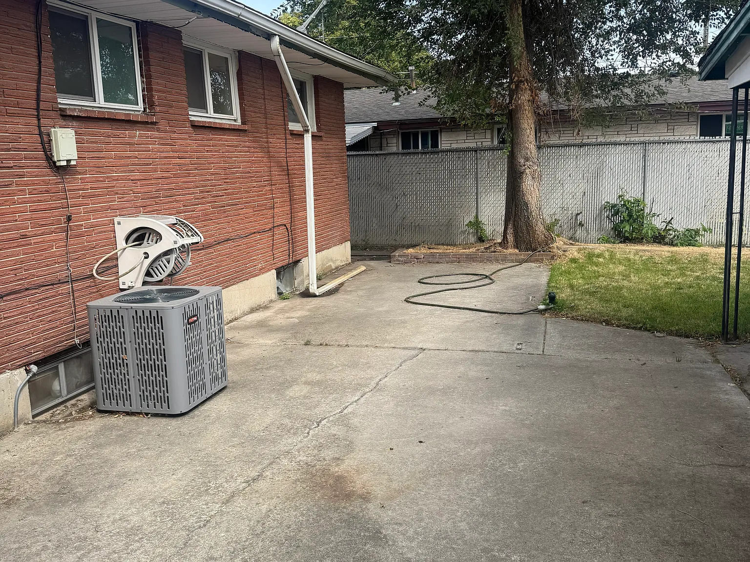 2 bed, 1600 sqft, $1,300 — Photo 2