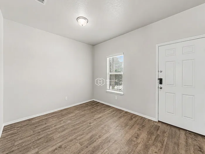 3 bed, 2.5 bath, 2021 sqft, $1,849 — Photo 4