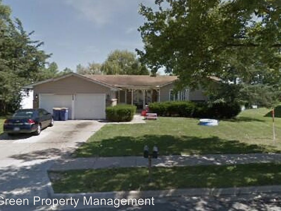 1st image of 3880 Camelot Dr SE
