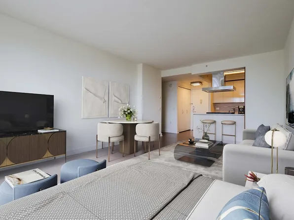 450 West 42nd Street image 2 of 22