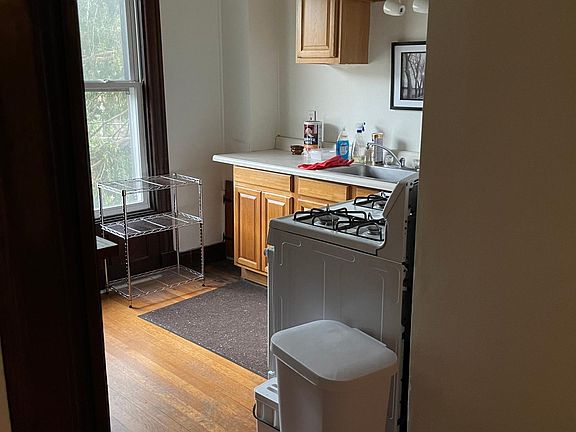 4th image of 113 S Lake Ave #2F