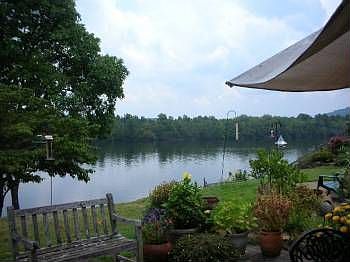 1st image of 3172 Waterfront Dr