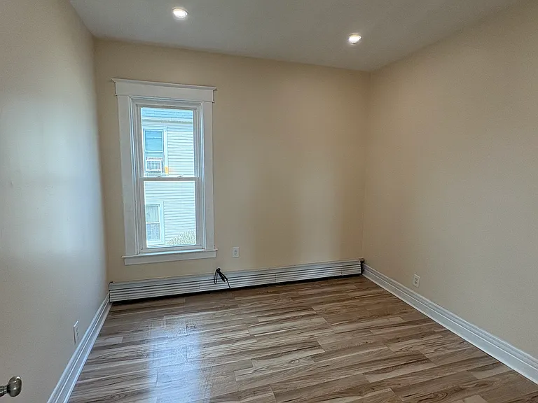 225-227 Brookside Ave — Photo 7