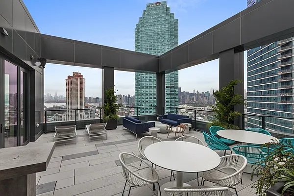 Rented by Greystar | media 33