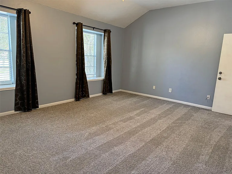18374 Pine Post Ct — Photo 12