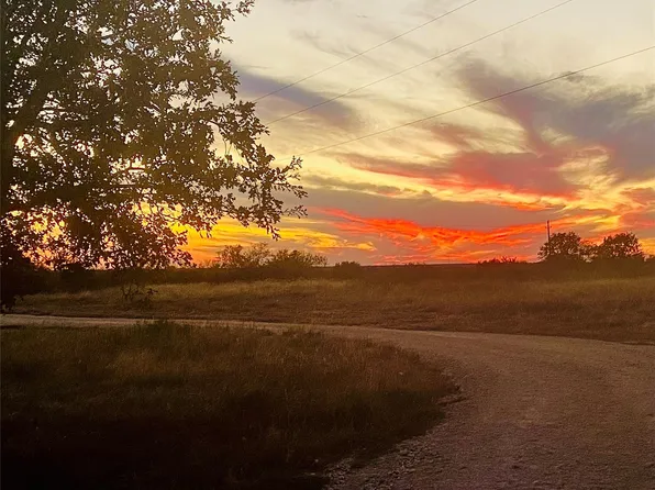 569 Burdette Wells Rd, Lockhart, TX 78644