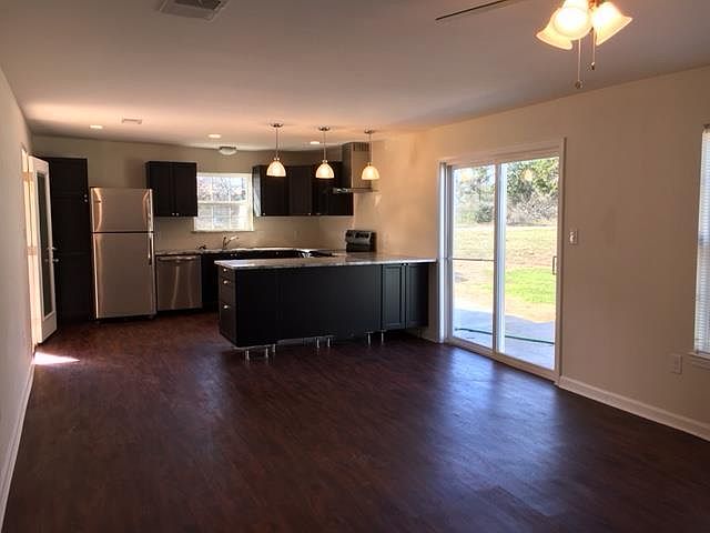 2nd image of 721 Magnolia Ln