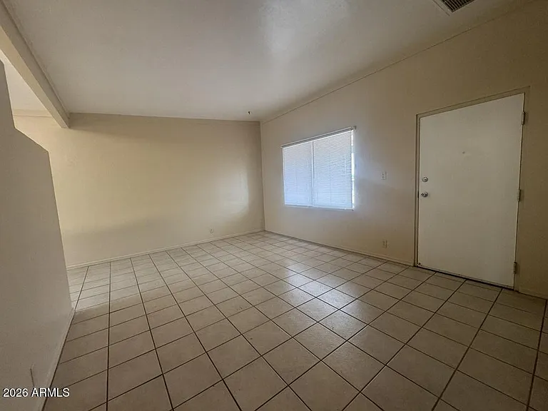1800 E Fry Blvd #17 — Photo 3