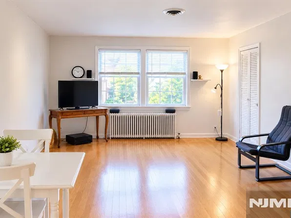 129 River Drive #B, Elmwood Park, NJ 07407