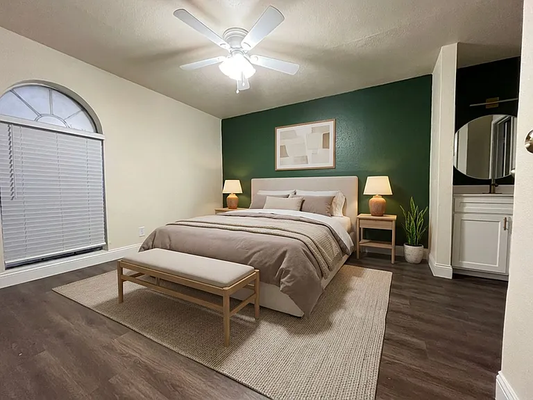 534 Hunt Ln — Photo 3