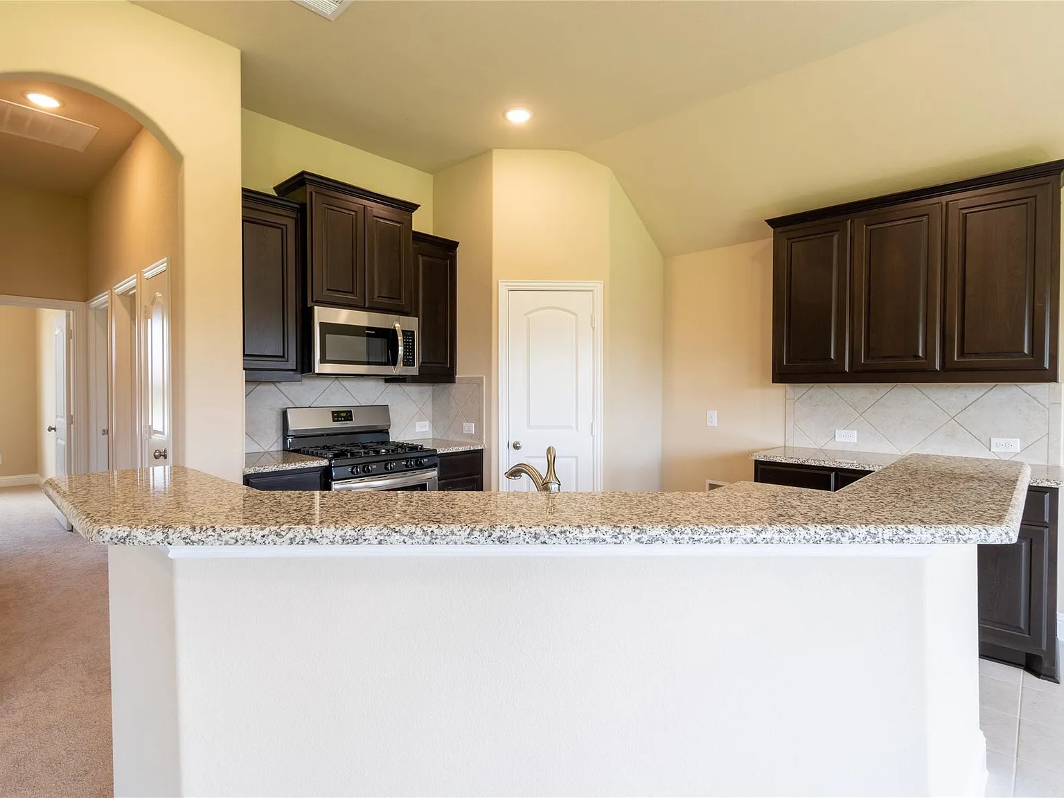 3 bed, 1719 sqft, $1,995 — Photo 4
