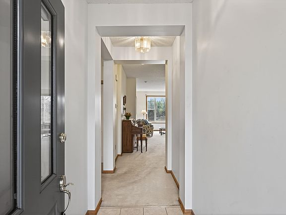 4th image of 3739 Lawndale Ln N