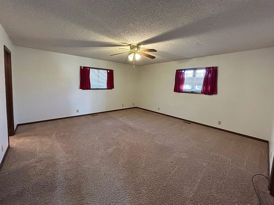 611 S Santee Ave, Satanta, KS 67870 Zillow