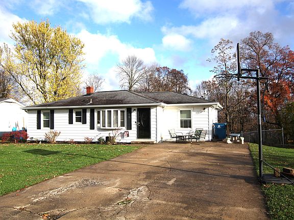 2nd image of 4916 Virginia Ct