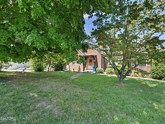 3rd image of 3407 Tazewell Pike