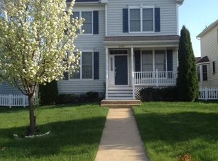 43085 Edgewater St, Chantilly, VA 20152