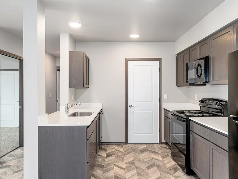 Pioneer Apartments — Photo 10