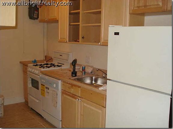 2nd image of 1619 Commonwealth Ave #6SI