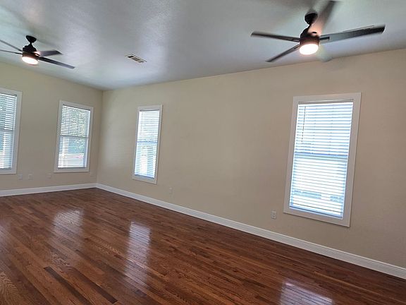 3rd image of 1818 Elvin Dr #B