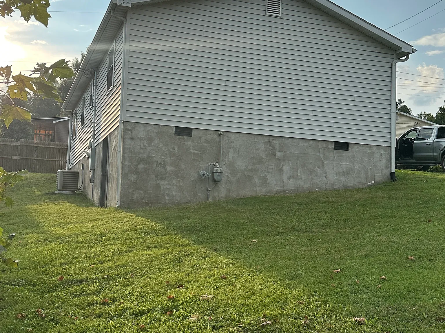 3 bed, 963 sqft, $850 — Photo 2