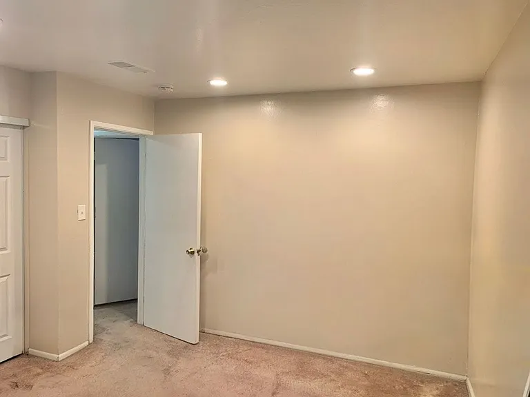 4607 Fall Ave — Photo 8