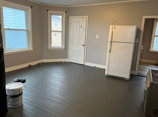 97 Hunter St APT 3, Fall River, MA 02721