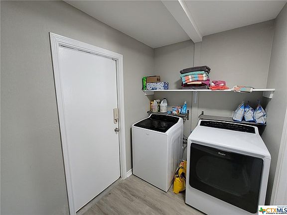 4th image of 3200 Southhill Dr