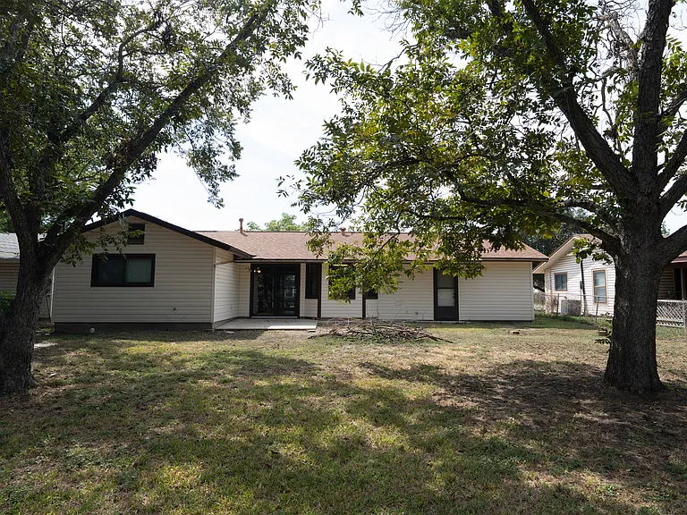 5235 Happiness St — Photo 44