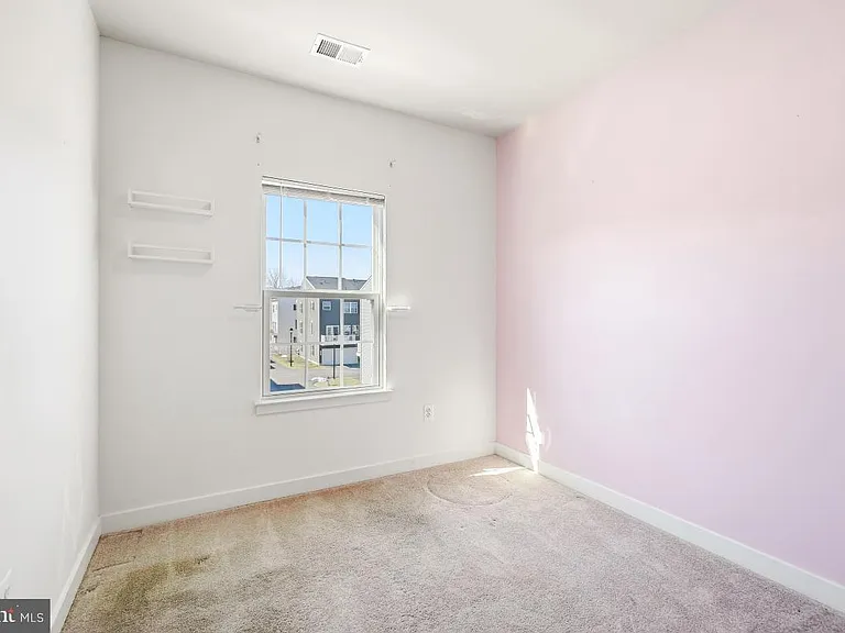 16328 Fife Way — Photo 14