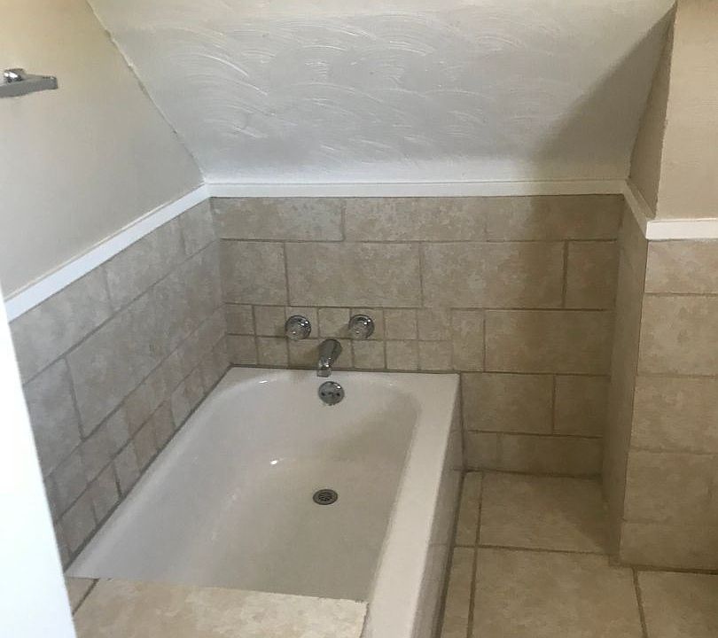 1st image of 1216 Buena Vista Blvd SE