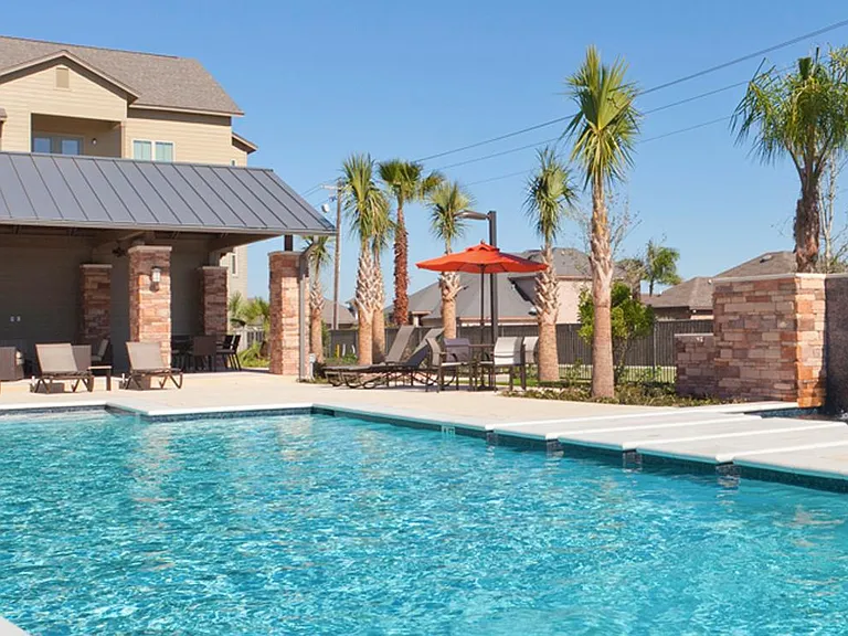Santa Anna Apartments — Photo 21