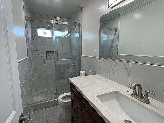 2nd image of 1403 N Amador Ave