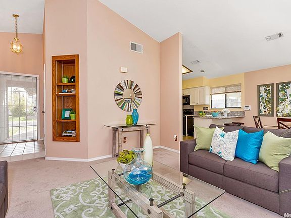 4th image of 8440 Sunny Lake Way