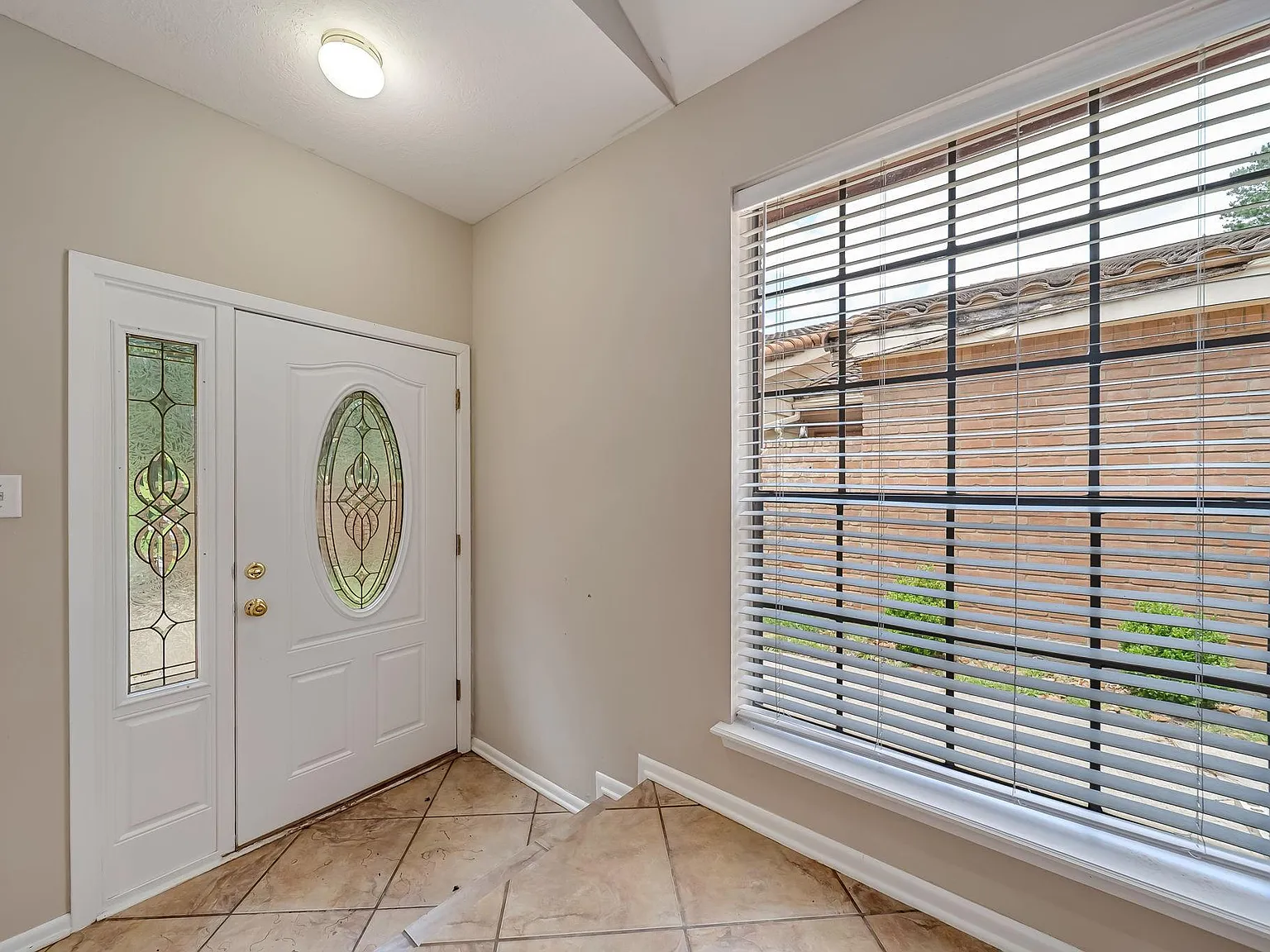 2 bed, 1.5 bath, 1118 sqft, $1,599 — Photo 4