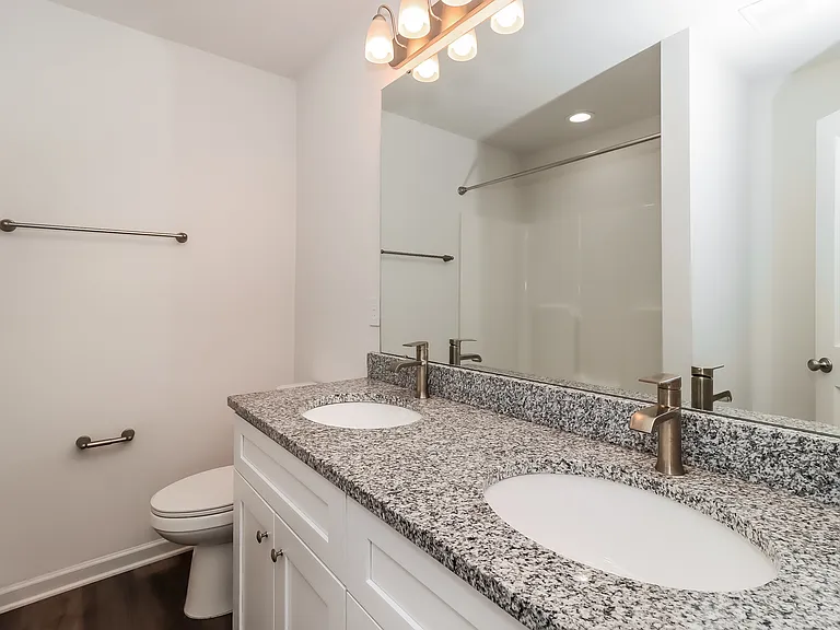 2529 Oakdale Rd — Photo 9