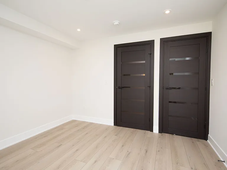 2541 Turner St — Photo 38