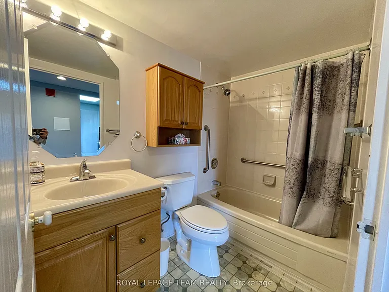 45 Holland Ave #315 — Photo 8