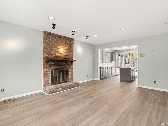 3rd image of 336 Dix Hills Road