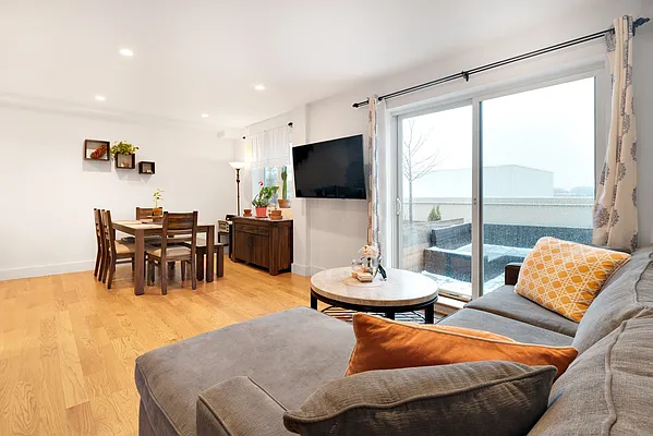 Sold by Nest Seekers International | media 19