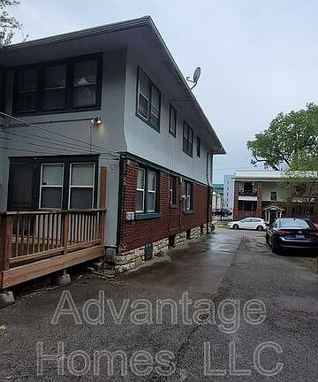 3rd image of 4017 Bell St APT 1