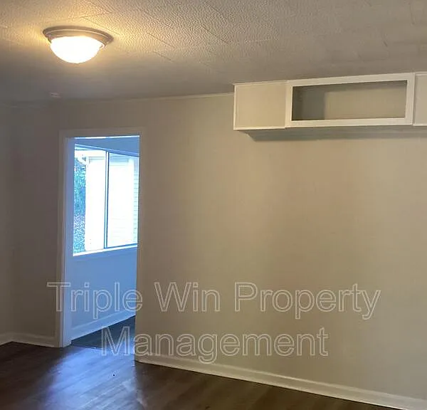 535 S Adams St — Photo 14