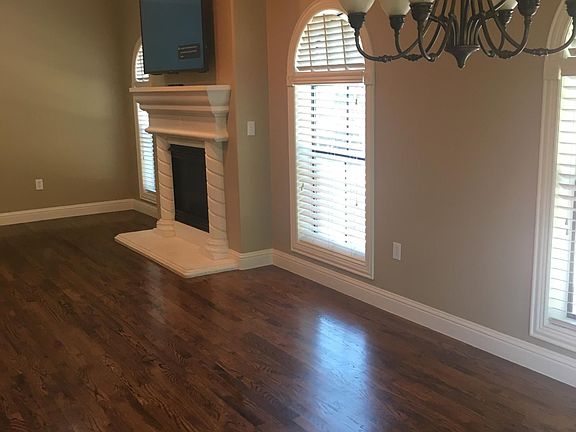 Living room. Flat screen TVs. Gas fireplace