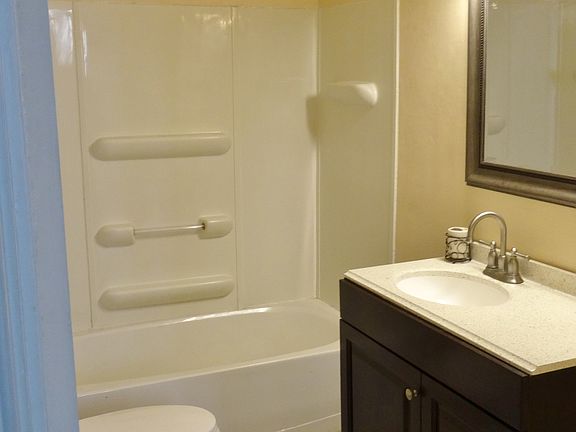 2nd Fl Full Bath