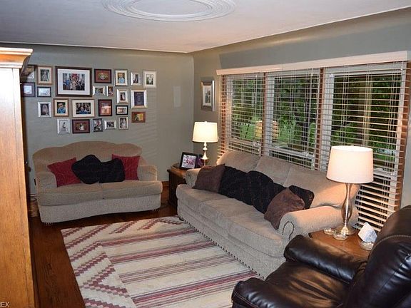 4th image of 4266 Carlisle Ave