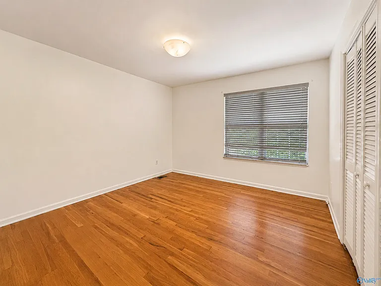 516 Ferry St NE — Photo 9