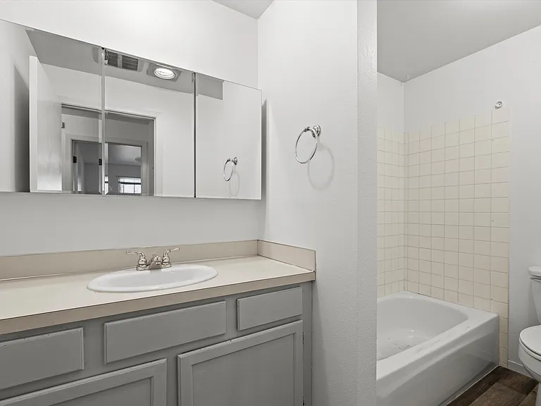 3121 W Hood Ave #E103 — Photo 17