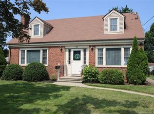 72 E Main St, Wallingford, CT 06492